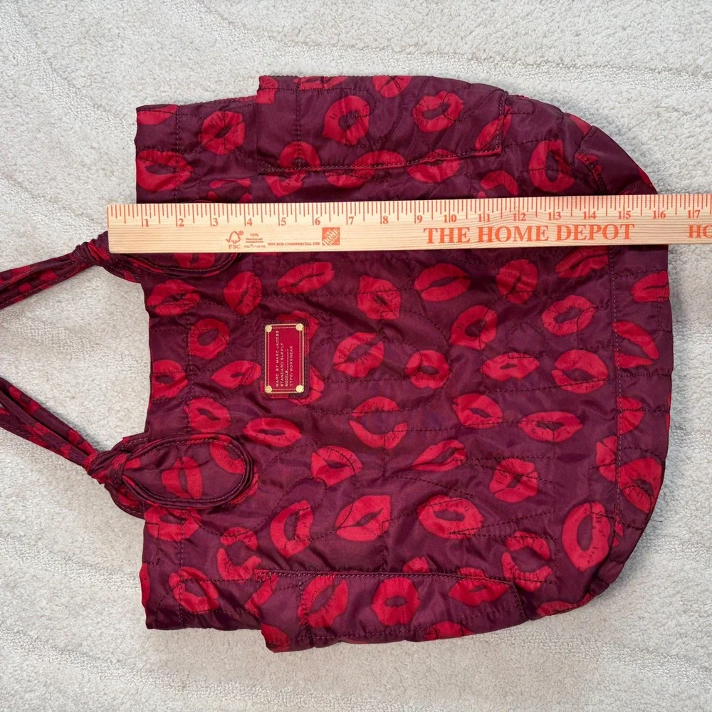 Marc by Marc Jacobs Pretty Nylon Quilted Lipstick Kiss Print Tote Bag Red